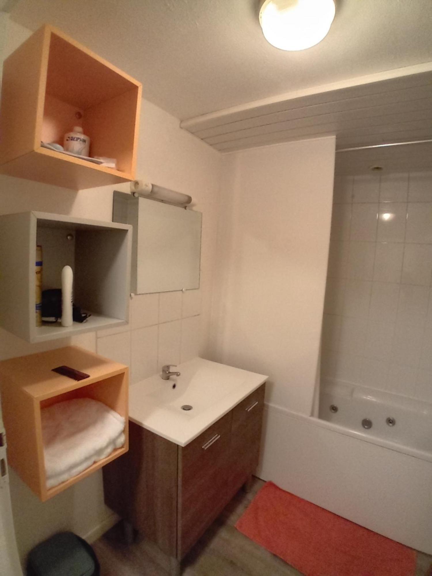 Appart Chartreux Baignoire Massante ,A 3 Minutes Du Centre En Bus! 2 Etoiles Atout France Вуарон Екстер'єр фото