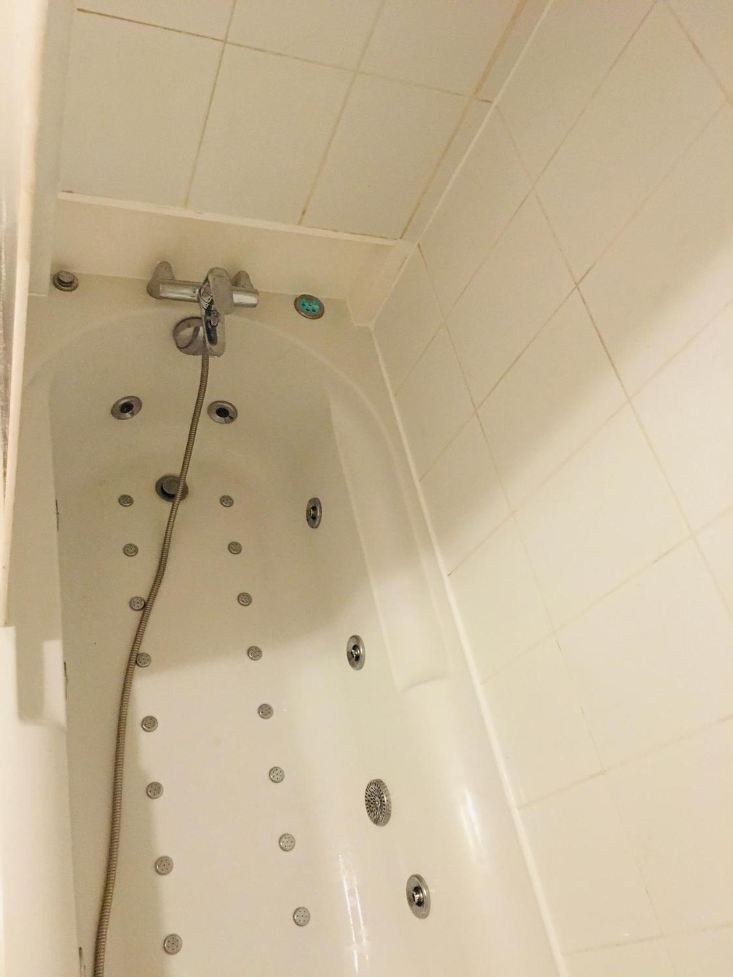 Appart Chartreux Baignoire Massante ,A 3 Minutes Du Centre En Bus! 2 Etoiles Atout France Вуарон Екстер'єр фото